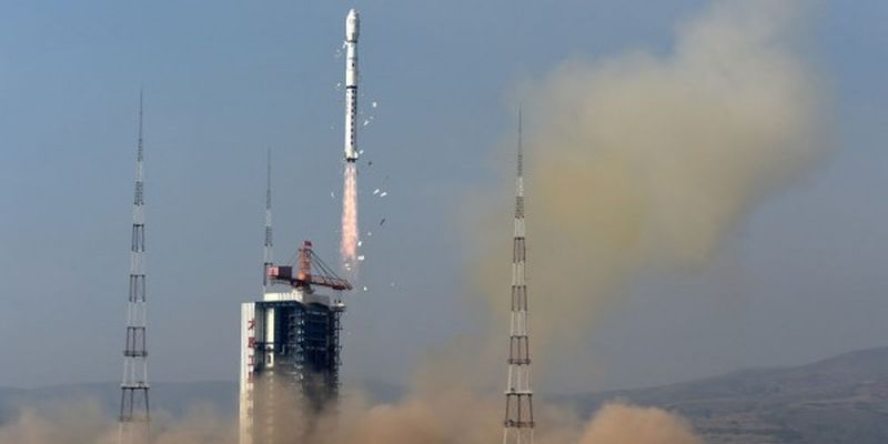 Китай провел запуск спутника "Яогань-30"